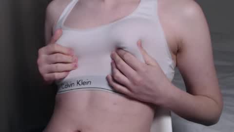 Snapshot of sweet_baby_kate chatting on 01-09-25, 09:05 Kate and Erica online show from 01-09-25, 09:05