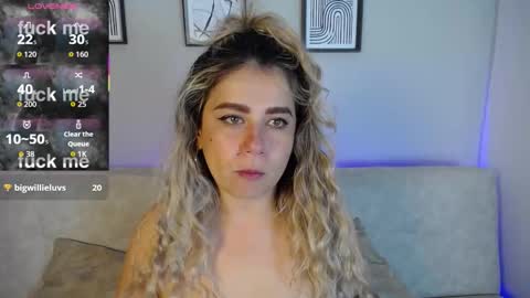 Snapshot of sweet_bella_valery_ chatting on 11-06-25, 10:10 Bella Valery online show from 11-06-25, 10:10