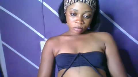 Snapshot of sweet_berry31 chatting on 11-13-25, 01:59 baby girl online show from 11-13-25, 01:59