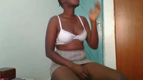 Snapshot of sweet_blackberry93 chatting on 01-31-25, 04:14 bella online show from 01-31-25, 04:14