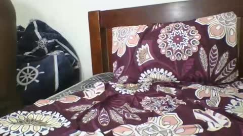 Snapshot of sweet_blackberry93 chatting on 03-06-25, 11:09 bella online show from 03-06-25, 11:09