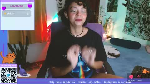 Snapshot of sweet_bluee chatting on 11-22-25, 01:04 Tutti online show from 11-22-25, 01:04