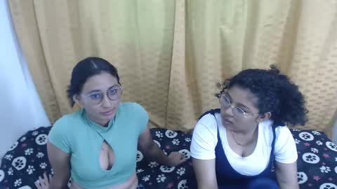 Snapshot of sweet_body69 chatting on 10-19-25, 09:37 daisy and sweet online show from 10-19-25, 09:37