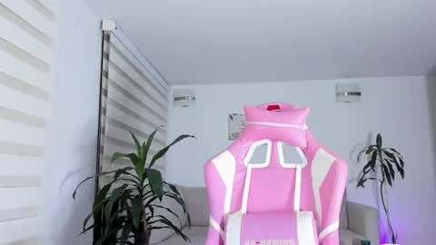 sweet_brunette88 online show from 03-11-25, 03:05