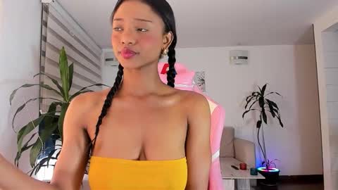 sweet_brunette88 online show from 10-16-25, 08:21