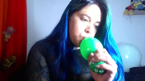 Bubbles online show from 12-17-25, 09:43