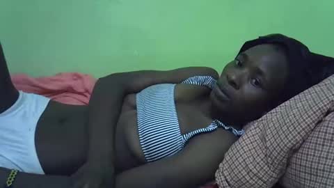 sweet_candie01 online show from 09-28-25, 02:00