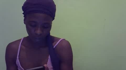 sweet_candie01 online show from 11-10-25, 01:21