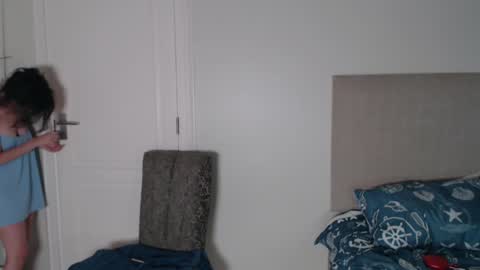 Snapshot of sweet_chantelle chatting on 02-03-25, 03:09 Chantelle online show from 02-03-25, 03:09