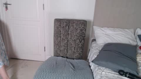 Snapshot of sweet_chantelle chatting on 02-12-25, 02:45 Chantelle online show from 02-12-25, 02:45