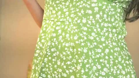 Snapshot of sweet_chilli_ chatting on 01-10-25, 12:27 Bruna   - Live on December - My wishlist  online show from 01-10-25, 12:27