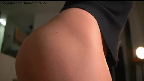 Snapshot of sweet_chilli_ chatting on 09-09-25, 01:38 Bruna   - Live on December - My wishlist  online show from 09-09-25, 01:38