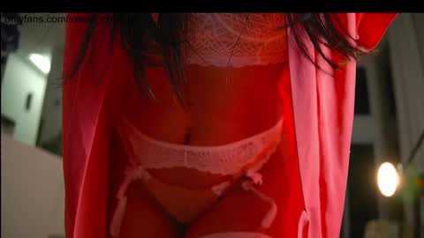 Snapshot of sweet_chilli_ chatting on 10-24-25, 10:39 Bruna   - Live on December - My wishlist  online show from 10-24-25, 10:39