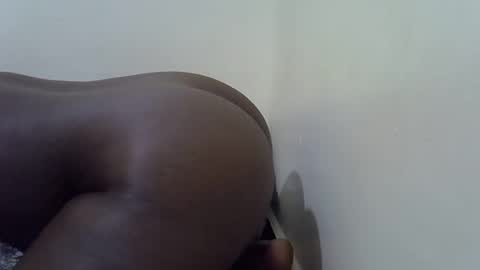 Snapshot of sweet_cindy8 chatting on 11-19-25, 10:54 Queen cindy online show from 11-19-25, 10:54