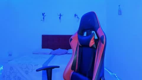 sweet_coral_ online show from 04-16-26, 08:26