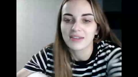 Snapshot of sweet_cute98 chatting on 12-01-25, 10:53 sweet_cute98 online show from 12-01-25, 10:53