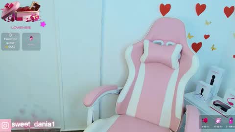 Snapshot of sweet_dania_ chatting on 02-23-25, 05:23 sweet_dania_ online show from 02-23-25, 05:23