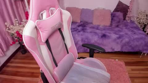 Snapshot of sweet_daniiela chatting on 10-09-25, 09:35 IM Dani online show from 10-09-25, 09:35