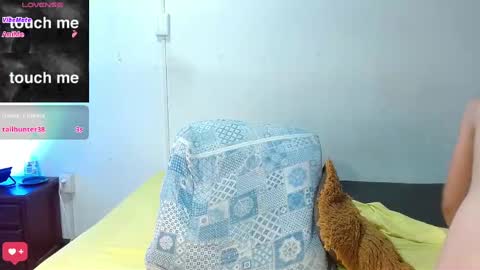 Snapshot of sweet_devil2 chatting on 01-18-25, 12:24 kandy  muller online show from 01-18-25, 12:24