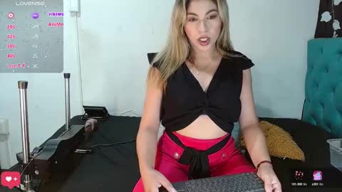 Snapshot of sweet_devil2 chatting on 01-24-25, 09:26 kandy  muller online show from 01-24-25, 09:26