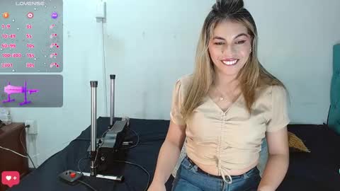 Snapshot of sweet_devil2 chatting on 01-25-25, 04:35 kandy  muller online show from 01-25-25, 04:35