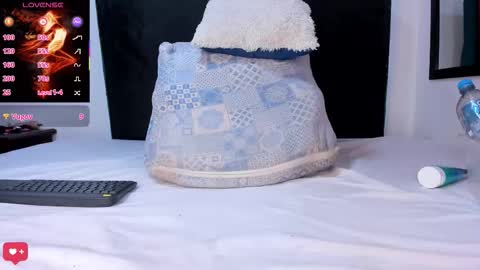 Snapshot of sweet_devil2 chatting on 10-23-25, 07:34 kandy  muller online show from 10-23-25, 07:34