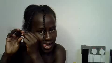 Snapshot of sweet_diva19 chatting on 10-06-25, 11:35 sweet_diva19 online show from 10-06-25, 11:35