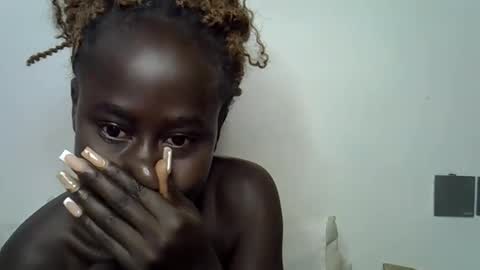 Snapshot of sweet_diva19 chatting on 11-26-25, 10:33 sweet_diva19 online show from 11-26-25, 10:33