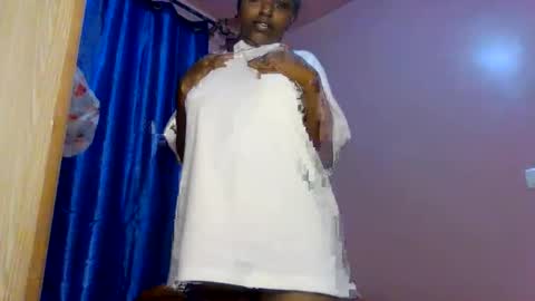 Snapshot of sweet_ebony001 chatting on 03-20-26, 05:18 sweet_ebony001 online show from 03-20-26, 05:18