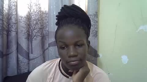Snapshot of sweet_elisa001 chatting on 04-27-26, 04:32 Edah online show from 04-27-26, 04:32