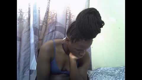 Snapshot of sweet_elisa001 chatting on 05-16-26, 06:32 Edah online show from 05-16-26, 06:32