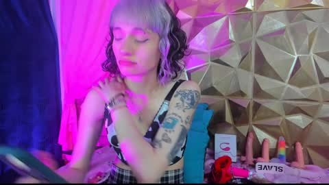  emmili  online show from 01-16-25, 12:09