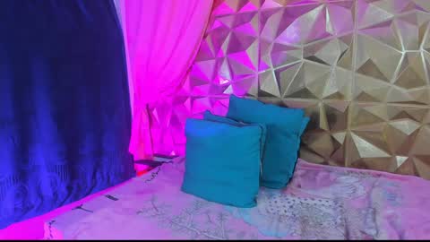  emmili  online show from 01-16-25, 06:16