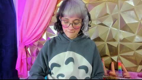  emmili  online show from 01-20-25, 03:07