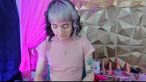  emmili  online show from 01-25-25, 12:16