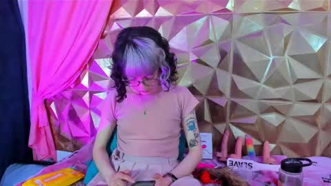  emmili  online show from 02-20-25, 03:19