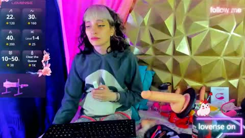  emmili  online show from 09-19-25, 12:17