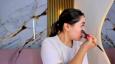 sweet_flame_ online show from 09-18-25, 08:22