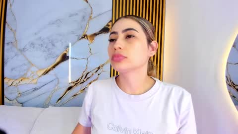 sweet_flame_ online show from 09-29-25, 07:40