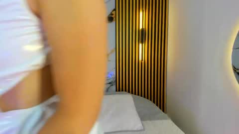 sweet_flame_ online show from 10-02-25, 08:27