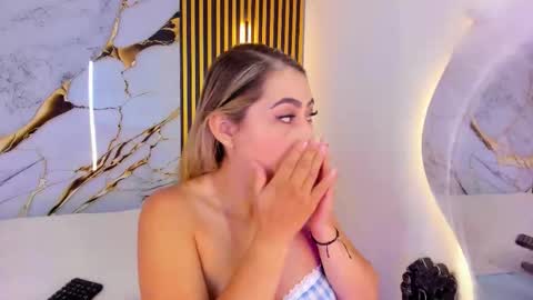 sweet_flame_ online show from 10-24-25, 08:38