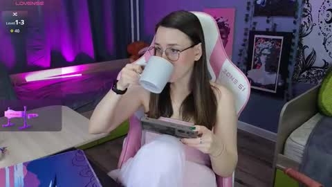 Alice online show from 01-08-26, 04:48