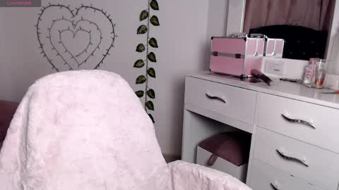 Hannah online show from 04-26-26, 03:26