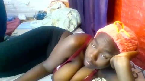 sweet_hennessey online show from 06-11-26, 06:44
