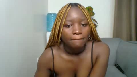 Snapshot of sweet_jenica chatting on 05-06-26, 05:14 ESTHER NEEMA online show from 05-06-26, 05:14