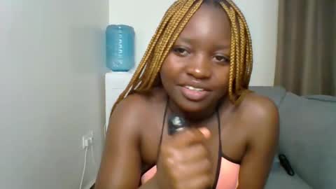 Snapshot of sweet_jenica chatting on 05-12-26, 05:04 ESTHER NEEMA online show from 05-12-26, 05:04