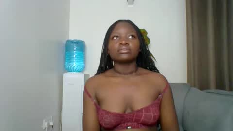Snapshot of sweet_jenica chatting on 05-20-26, 05:02 ESTHER NEEMA online show from 05-20-26, 05:02