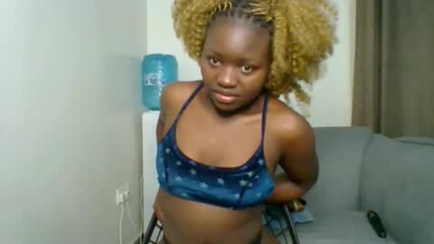 Snapshot of sweet_jenica chatting on 06-08-26, 04:13 ESTHER NEEMA online show from 06-08-26, 04:13
