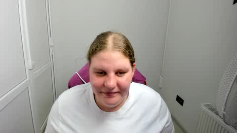 Snapshot of sweet_karla_la chatting on 06-03-26, 01:36 Karla online show from 06-03-26, 01:36