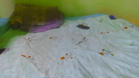 Snapshot of sweet_katrina2 chatting on 10-09-25, 02:15 millarn online show from 10-09-25, 02:15